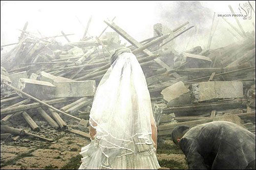 Zem sa zachvela počas ich svadby (Sichuan, Čína)